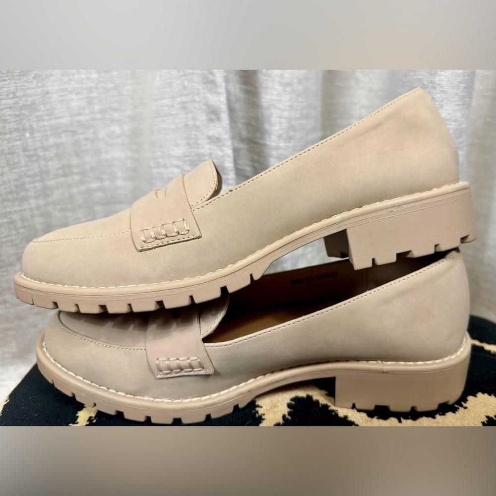 DV by Dolce Vita Carley Loafers Women’s Size 8.5 Beige Faux Leather Slip-On - Picture 4 of 7